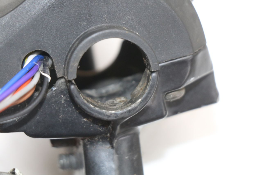 photo de COMANDO SINISTRO PEUGEOT LUDIX 50 (2005 - 2007) - Stato della superficie e materiale