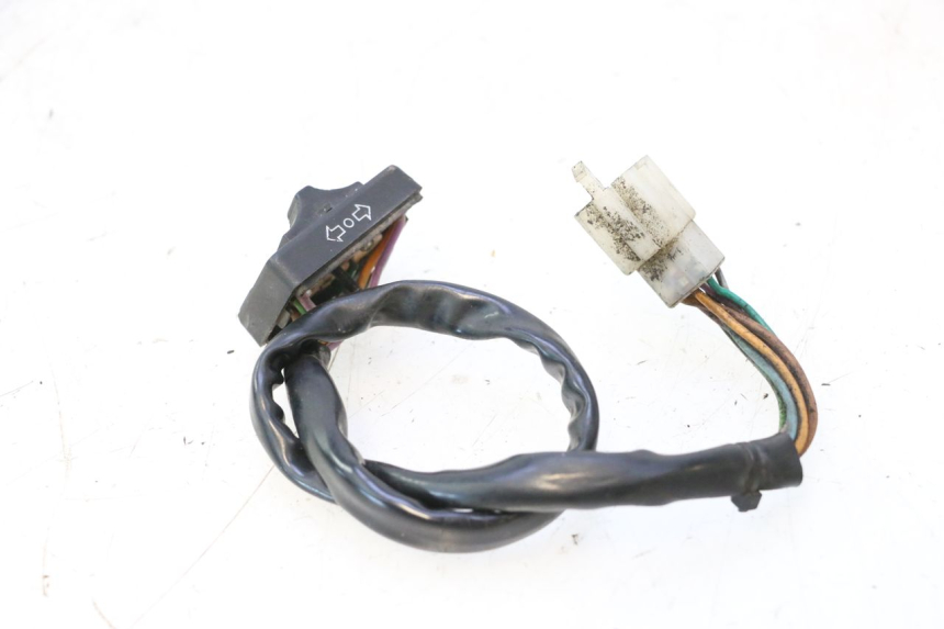 photo de COMMUTATORE SINISTRO PEUGEOT LUDIX ONE 50 (2004 - 2006) - Primo piano tecnico
