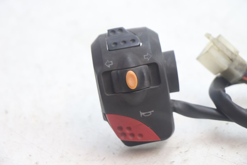 photo de COMMUTATORE SINISTRO PEUGEOT LUDIX PRO 2T 50 (2010 - 2017) - Dettaglio del componente