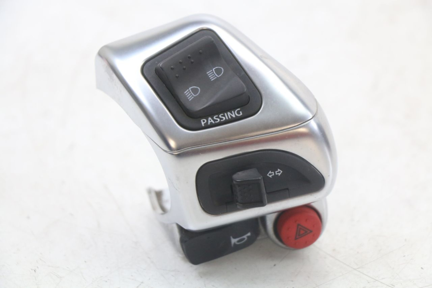 photo de COMMUTATORE SINISTRO PIAGGIO MP3 HPE 350 (2018 - 2020) - Dettaglio del componente