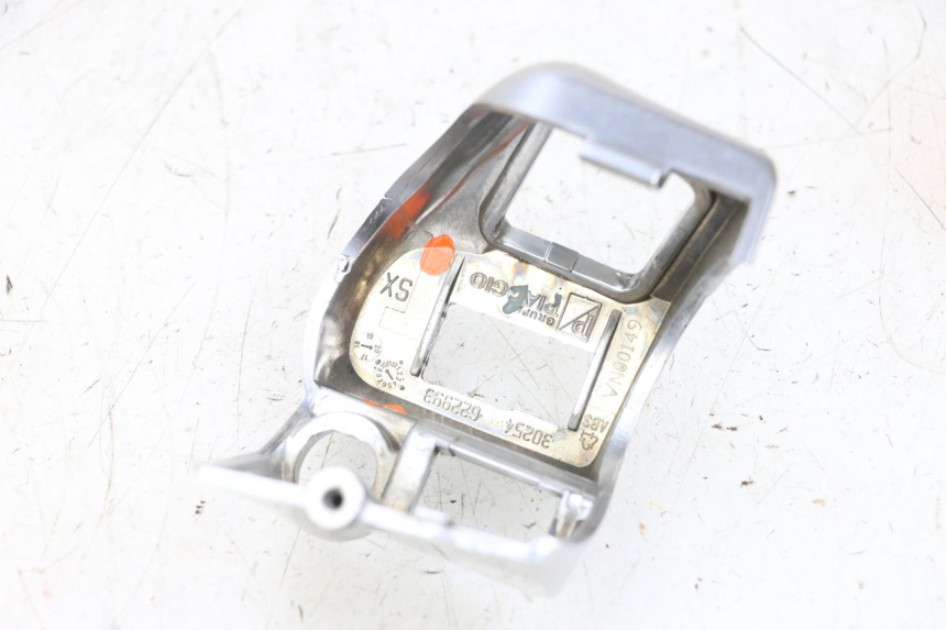 photo de COMMUTATORE SINISTRO PIAGGIO MP3 HPE 300 (2019 - 2026) - Primo piano tecnico