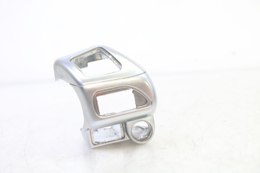 photo de MANUBRIO SINISTRO PIAGGIO MP3 125 (2006 - 2014) - Vista principale