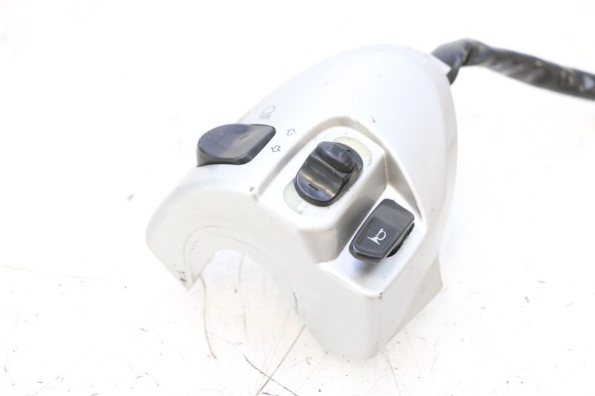 photo de MANUBRIO SINISTRO YAMAHA NEOS NEO'S 4T 50 (2008 - 2016) - Zoom sullo stato d'uso