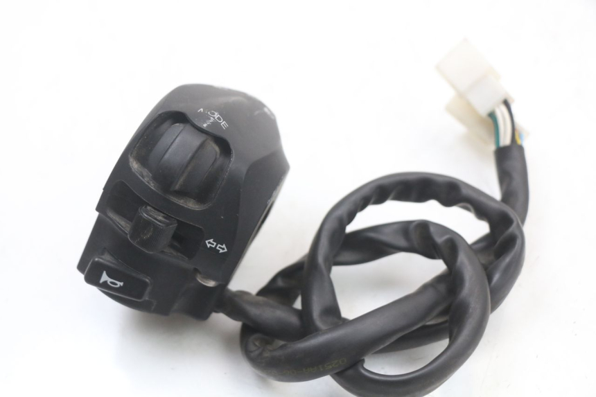 photo de COMMUTATORE SINISTRO MOTO GUZZI NORGE 8V GT 1200 (2011 - 2016) - Vista principale