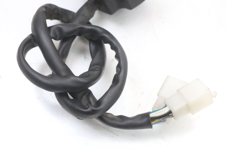 photo de COMMUTATORE SINISTRO MOTO GUZZI NORGE 8V GT 1200 (2011 - 2016) - Dettagli dei punti di fissaggio