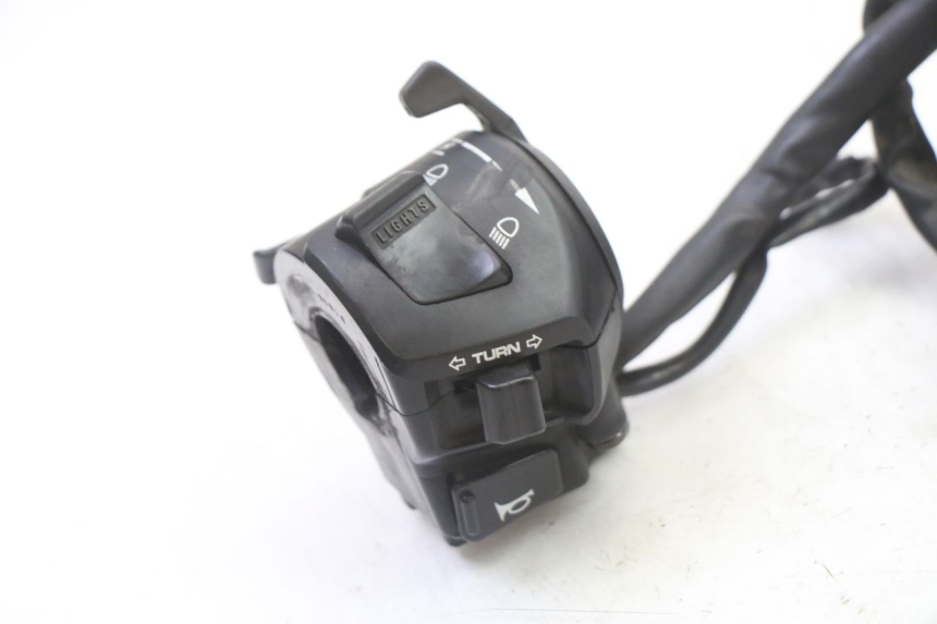 photo de COMMUTATORE SINISTRO HONDA NTV DEAUVILLE 650 (2001 - 2006) - Altra angolazione