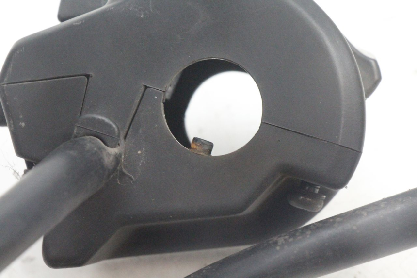 photo de Leva sinistra HONDA PCX (JF28) 125 (2009 - 2011) - Dettagli dei punti di fissaggio