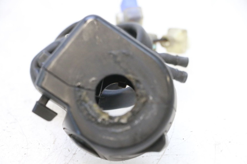 photo de COMMUTATORE SINISTRO HONDA PCX (JF57/JF64) 125 (2014 - 2018) - Altra angolazione