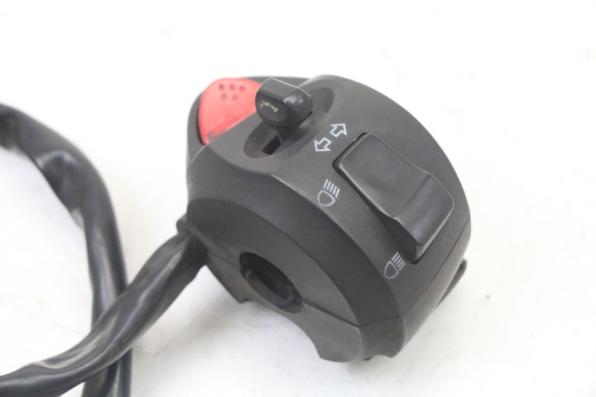 photo de MANUBRIO SINISTRO PEUGEOT CITYSTAR 125 (2011 - 2017) - Altra angolazione