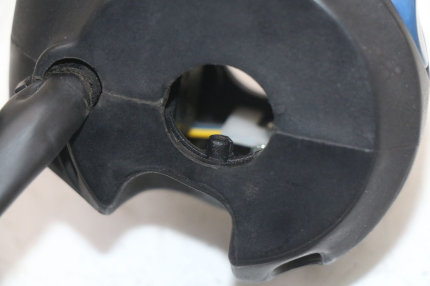 photo de COMANDO SINISTRO PEUGEOT ELYSTAR 50 (2002 - 2014) - Stato della superficie e materiale