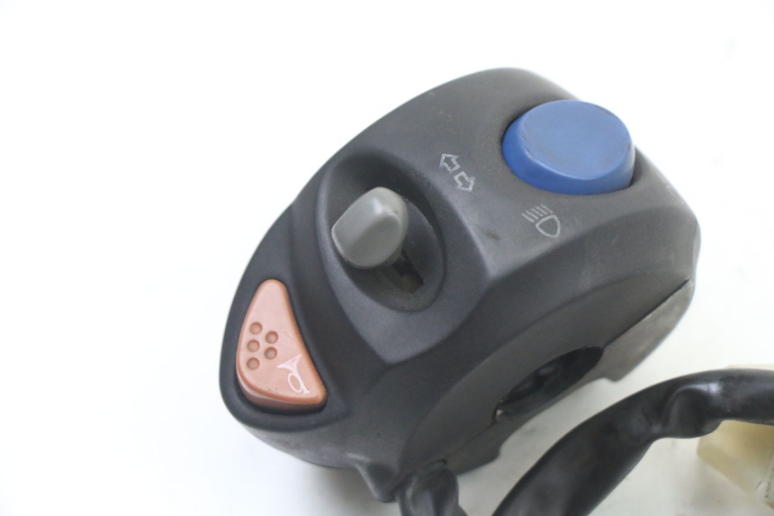 photo de COMANDO SINISTRO PEUGEOT ELYSTAR 50 (2002 - 2014) - Zoom sullo stato d'uso