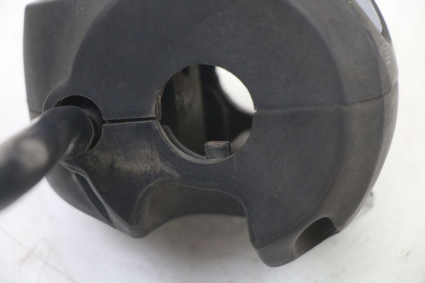 photo de COMANDO SINISTRO PEUGEOT TKR TREKKER FURIOUS 50 (2005 - 2014) - Dettagli dei punti di fissaggio