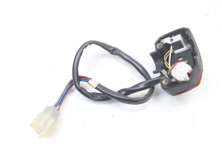 photo de COMMUTATORE SINISTRO PEUGEOT TREKKER TKR 50 (2005 - 2014) - Primo piano tecnico