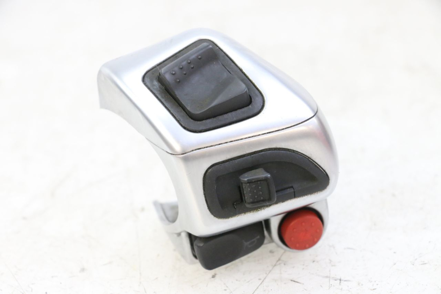 photo de MANUBRIO SINISTRO PIAGGIO MP3 125 (2006 - 2014) - Vista principale