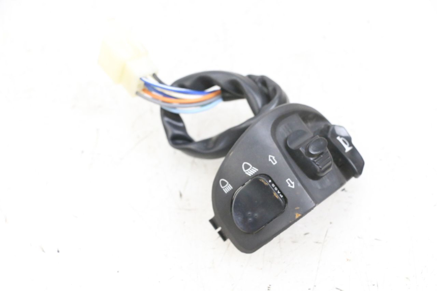 photo de COMMUTATORE SINISTRO EFUN PUSA 1 - Dettagli dei punti di fissaggio