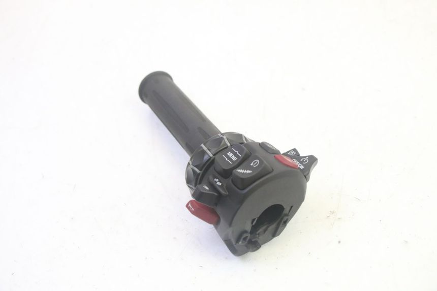 photo de COMMUTATORE SINISTRO BMW R GS 1250 (2021 - 2024) - Primo piano tecnico