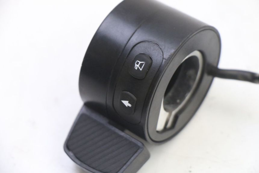 photo de COMMUTATORE SINISTRO PUNK ELECTRIC RIDER 1 - Dettaglio del componente