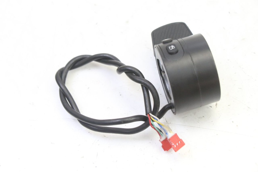 photo de COMMUTATORE SINISTRO PUNK ELECTRIC RIDER 1 - Primo piano tecnico