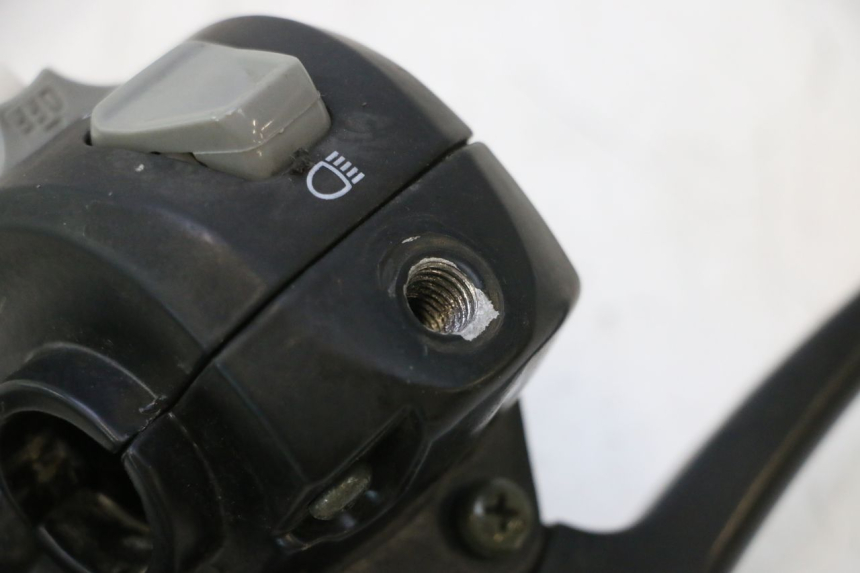 photo de COMMUTATORE SINISTRO TNT MOTOR ROMA 10' 2T 50 (2011 - 2018) - Dettagli dei punti di fissaggio
