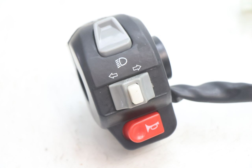photo de COMMUTATORE SINISTRO TNT MOTOR ROMA 12' 2T 50 (2007 - 2018) - Dettaglio del componente