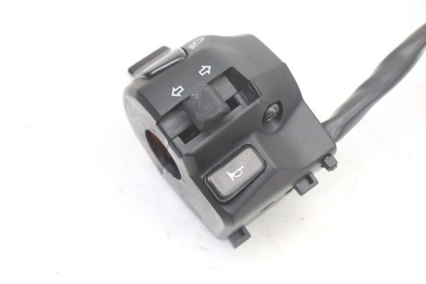 photo de COMMUTATORE SINISTRO ROYAL ENFIELD HYMALAYAN 410 (2016 - 2023) - Dettaglio del componente