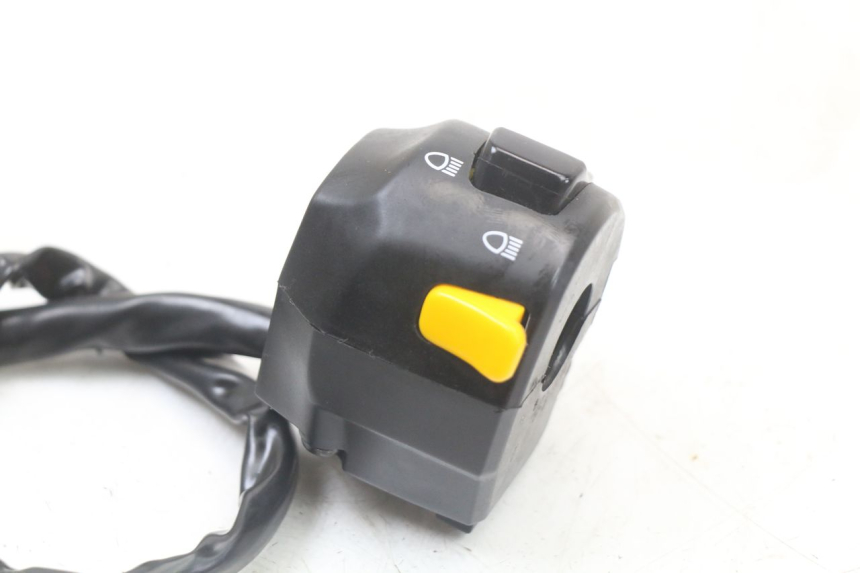 photo de COMMUTATORE SINISTRO ROYAL ENFIELD SCRAM 411 (2022 - 2024) - Primo piano tecnico