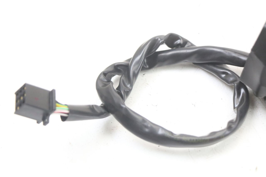 photo de COMMUTATORE SINISTRO ROYAL ENFIELD SCRAM 411 (2022 - 2024) - Dettagli dei punti di fissaggio