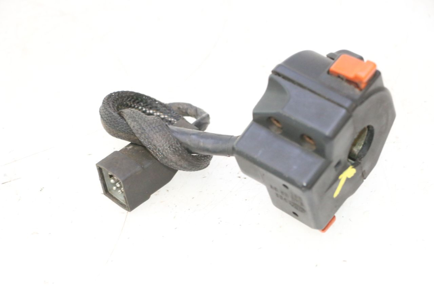 photo de COMMUTATORE SINISTRO MZ RT 125 (2000 - 2008) - Primo piano tecnico
