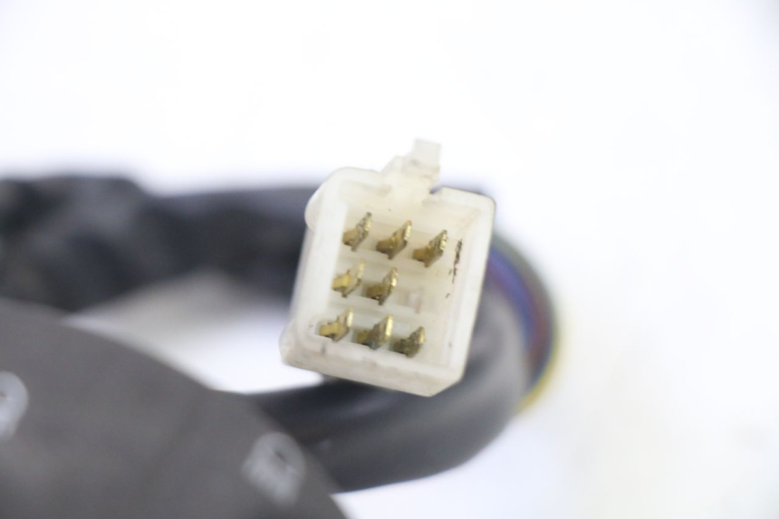 photo de COMMUTATORE SINISTRO PEUGEOT SATELIS 250 (2006 - 2012) - Stato della superficie e materiale