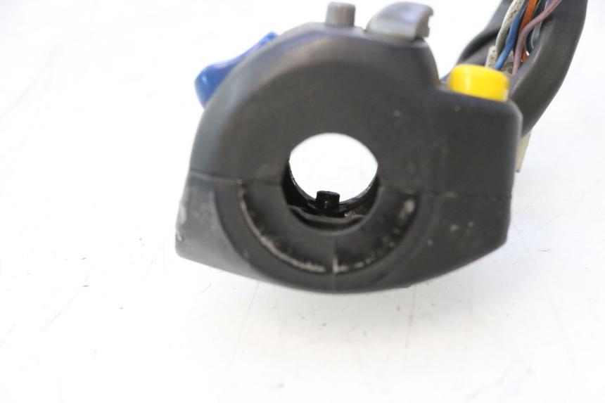 photo de COMMUTATORE SINISTRO PEUGEOT SPEEDFIGHT 2 AC 50 (2000 - 2009) - Zoom sullo stato d'uso