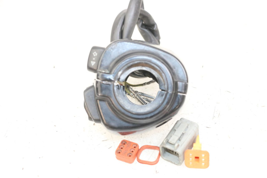 photo de COMMUTATORE SINISTRO HARLEY DAVIDSON SPORTSTER XL CUSTOM 1200 (2003 - 2004) - Dettaglio del componente