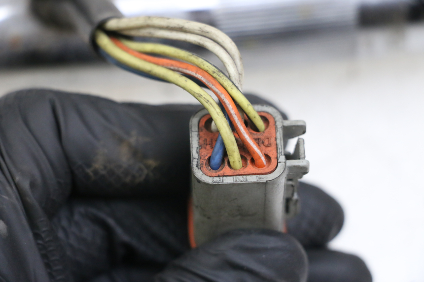 photo de COMMUTATORE SINISTRO HARLEY DAVIDSON SPORTSTER XL CUSTOM 1200 (2003 - 2004) - Primo piano ad alta risoluzione