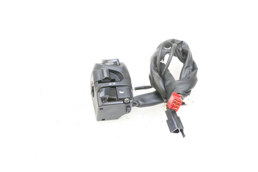 photo de COMMUTATORE SINISTRO YAMAHA TRICITY 300 (2020 - 2024) - Primo piano tecnico