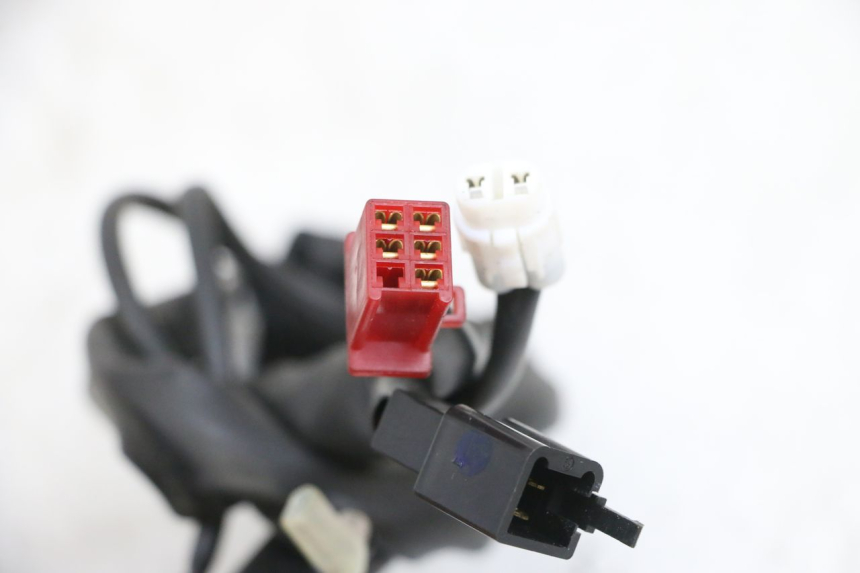 photo de COMMUTATORE SINISTRO YAMAHA TRICITY 300 (2020 - 2024) - Stato della superficie e materiale