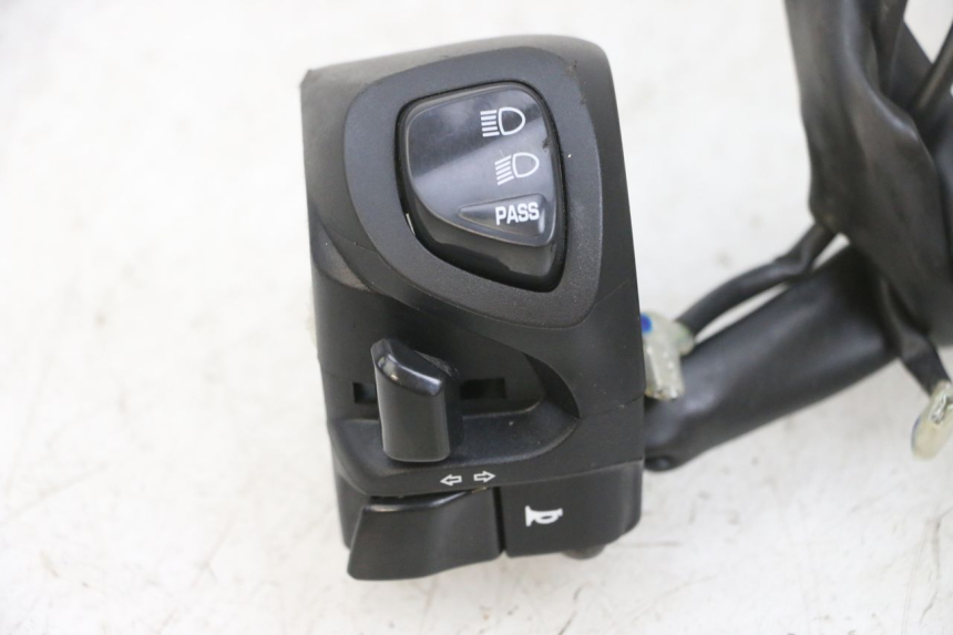 photo de COMMUTATORE SINISTRO YAMAHA TRICITY 300 (2020 - 2024) - Ricambio usato controllato