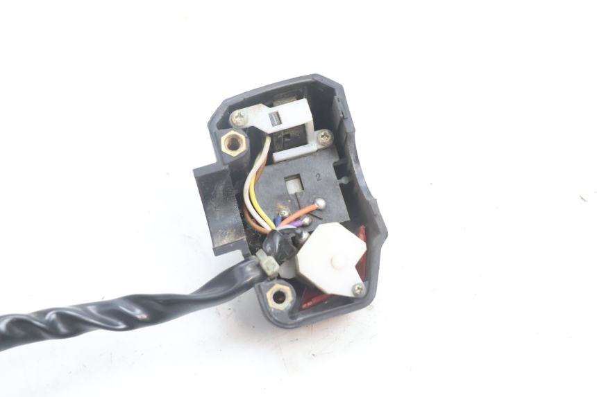 photo de MANUBRIO SINISTRO PEUGEOT VIVACITY 50 (2004 - 2009) - Primo piano tecnico