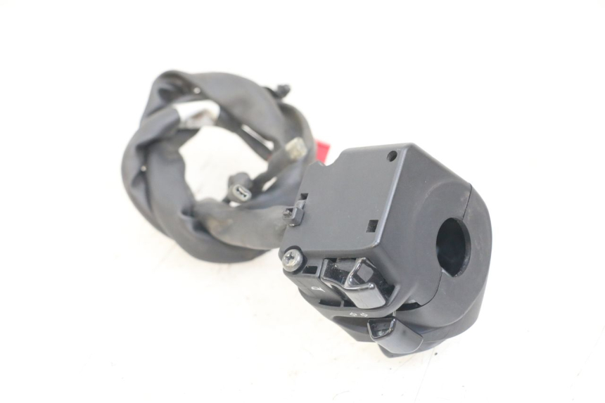 photo de COMANDO SINISTRO YAMAHA XMAX X-MAX ABS 125 (2017 - 2020) - Zoom sullo stato d'uso