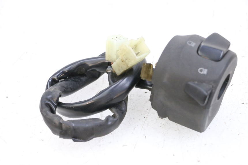 photo de MANUBRIO SINISTRO YAMAHA X-MAX XMAX 125 (2010 - 2013) - Primo piano tecnico