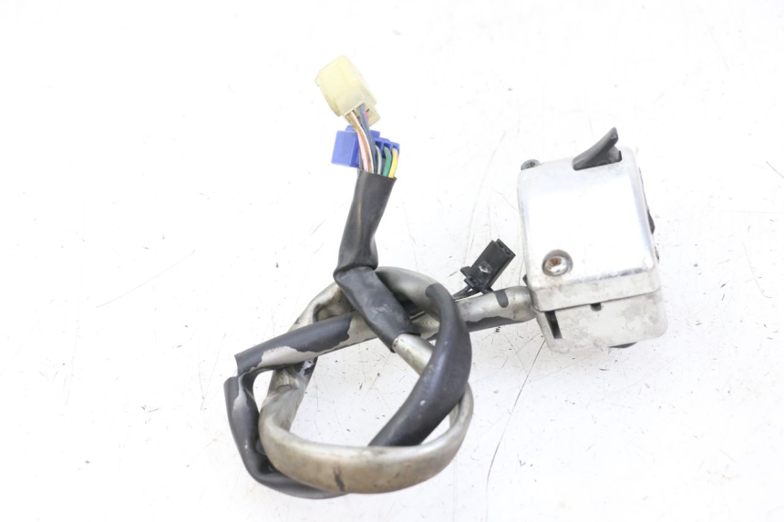 photo de COMMUTATORE SINISTRO YAMAHA XVS DRAG STAR DRAGSTAR 650 (1997 - 2007) - Primo piano tecnico