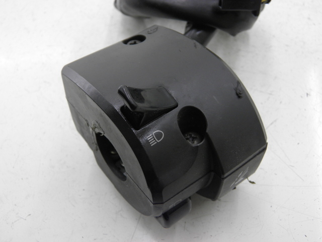 photo de Leva sinistra YAMAHA FJR 1300 (2004 - 2005) - Dettagli dei punti di fissaggio