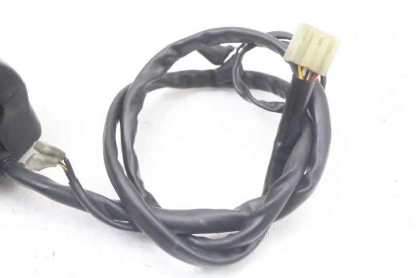 photo de COMMUTATORE SINISTRO YAMAHA FZ1 FAZER 1000 (2007 - 2009) - Stato della superficie e materiale