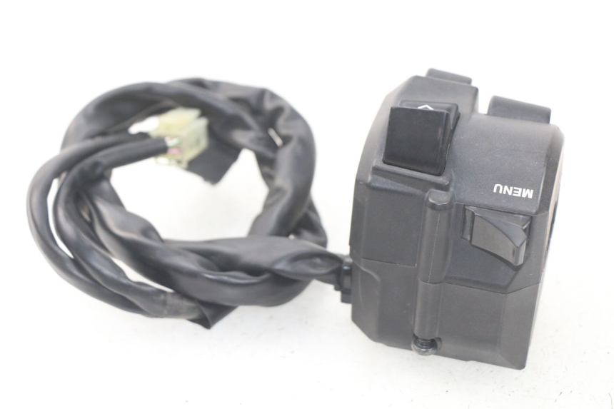 photo de COMMUTATORE SINISTRO YAMAHA YP T-MAX TMAX 530 (2017 - 2020) - Dettagli dei punti di fissaggio