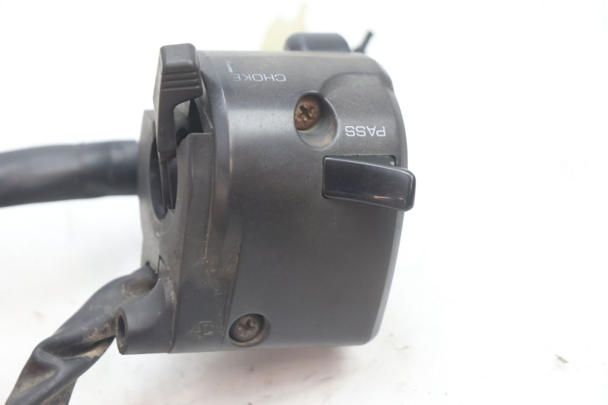 photo de MANUBRIO SINISTRO KAWASAKI ZX-6R ZX6R 600 (1995 - 1997) - Altra angolazione