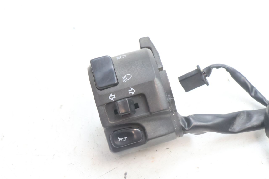 photo de COMMUTATORE SINISTRO KAWASAKI ZZR 600 (1995 - 2004) - Dettaglio del componente