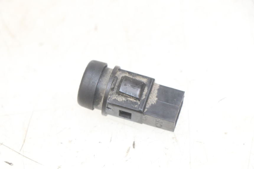 photo de COMANDO CLACSON PIAGGIO FLY 2T 50 (2004 - 2017) - Zoom sullo stato d'uso