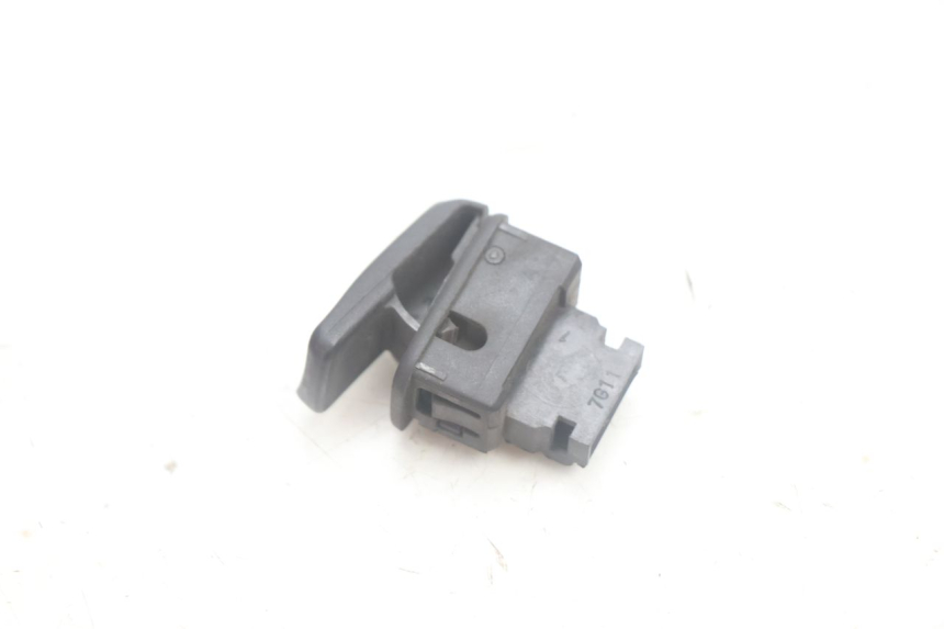 photo de COMMUTATORE CLACSON PIAGGIO MP3 125 (2006 - 2014) - Zoom sullo stato d'uso