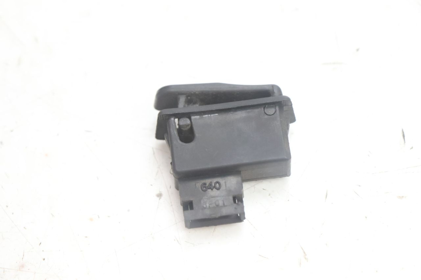 photo de COMANDO CLACSON YAMAHA XMAX X-MAX 125 (2006 - 2009) - Altra angolazione