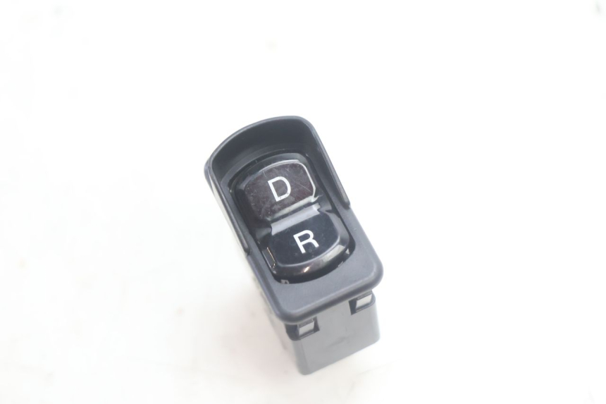 photo de COMANDO MARCIA AVANTI-INDIETRO PIAGGIO MP3 HPE 530 (2022 - 2026) - Zoom sullo stato d'uso