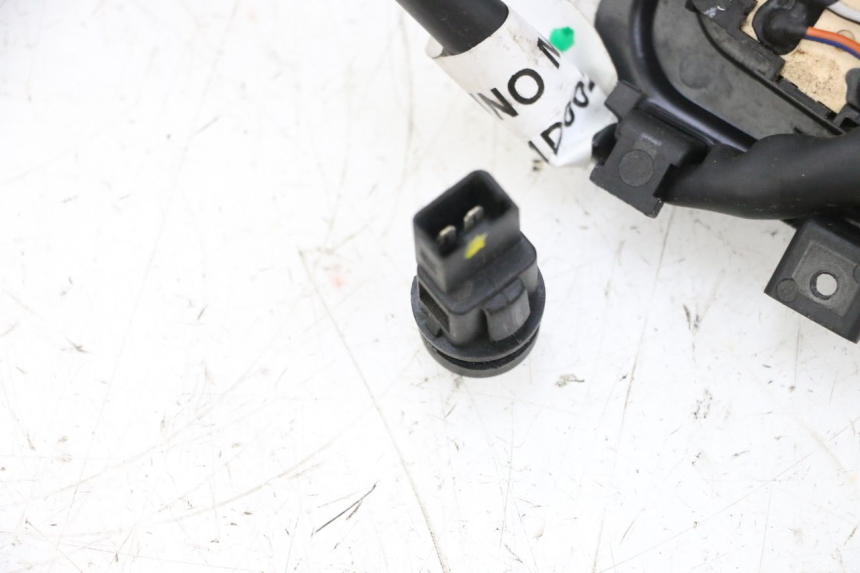 photo de COMMUTATORE PIAGGIO MP3 HPE 300 (2019 - 2026) - Altra angolazione