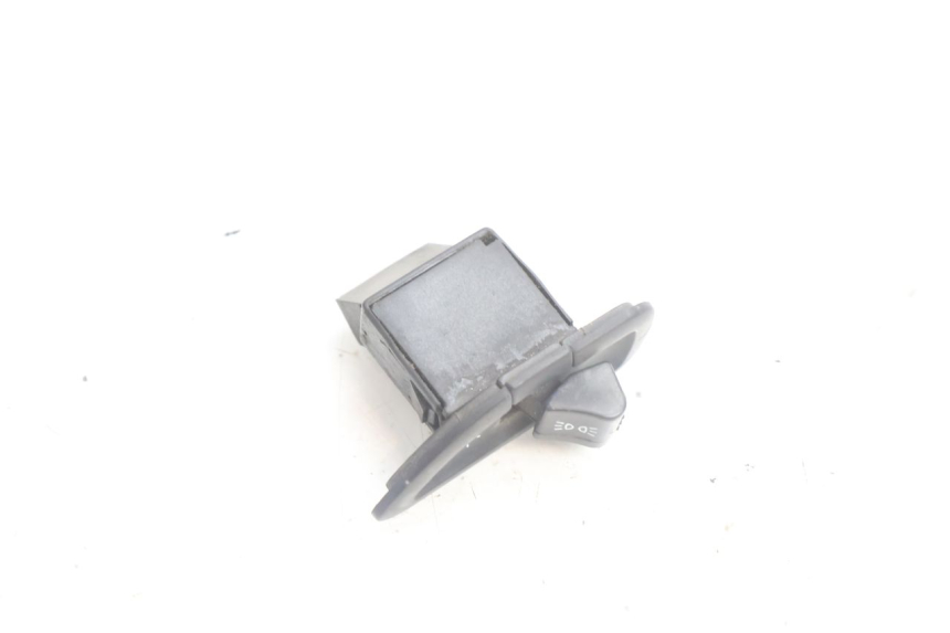 photo de COMMUTATORE LUCI PIAGGIO X9 AMALFI 180 (2000 - 2003) - Dettaglio del componente